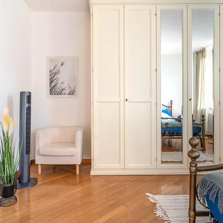 Free Parking-near The Castle Historic Center View Trento