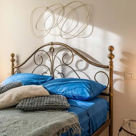 Apartment Free Parking-near The Castle Historic Center View *